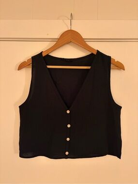 Black Cropped V-Neck